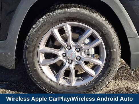 Used 2024 GMC Terrain SLT w/ Infotainment Package II image 9