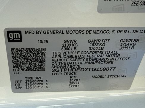 New 2026 GMC Sierra 1500 SLT image 18