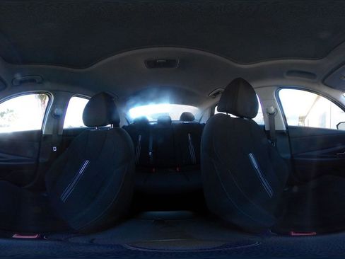 Used 2025 Hyundai Elantra SEL image 44