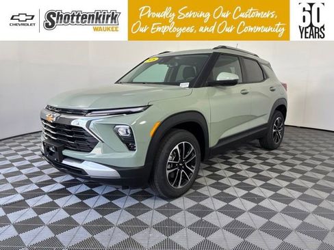 New 2026 Chevrolet TrailBlazer LT w/ Convenience Package AWD/4WD image 1