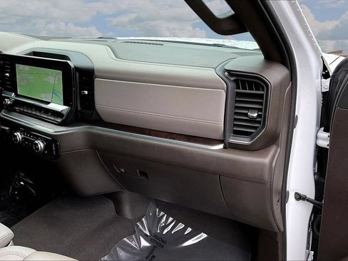Used 2026 GMC Sierra 1500 SLT AWD/4WD image 29