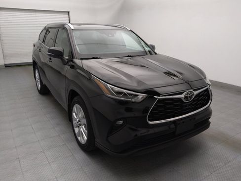 Used 2022 Toyota Highlander Limited image 13