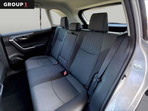 Used 2025 Toyota RAV4 XLE AWD/4WD image 21