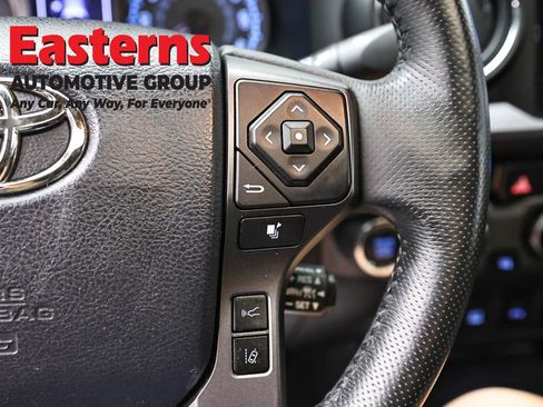 Used 2018 Toyota Tacoma TRD Sport AWD/4WD image 16