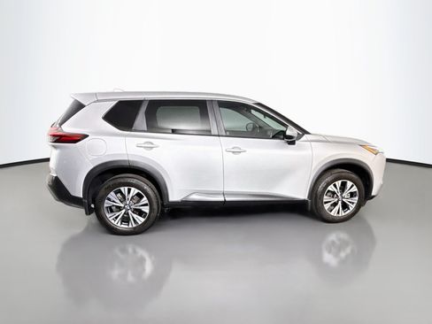 Used 2022 Nissan Rogue SV FWD image 11