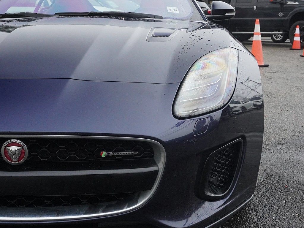Used 2019 Jaguar F-TYPE R-Dynamic AWD/4WD image 17