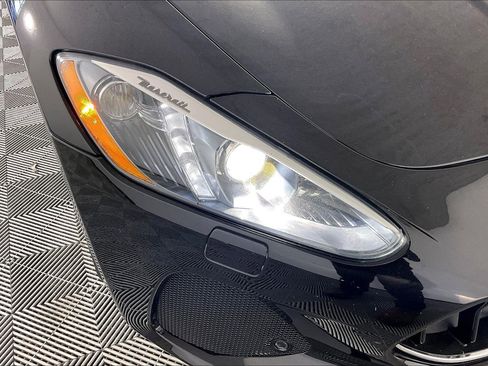 Used 2018 Maserati GranTurismo Convertible image 30