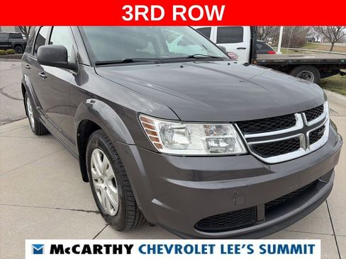 Used 2019 Dodge Journey SE image 2