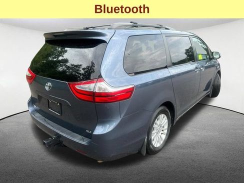 Certified 2017 Toyota Sienna XLE FWD image 11