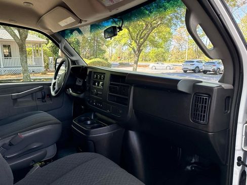 Used 2024 GMC Savana 2500 w/ Driver Convenience Package image 14