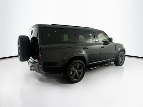 Used 2025 Land Rover Defender 130 X-Dynamic SE AWD/4WD image 5