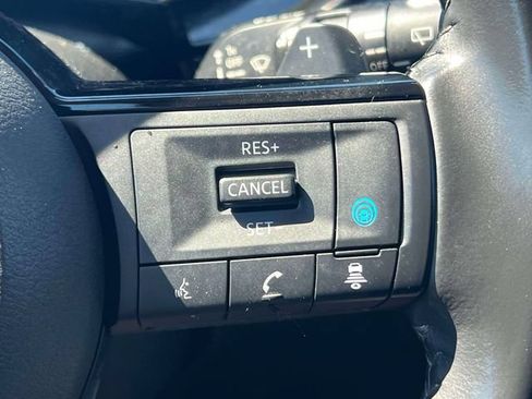 Used 2023 Nissan Pathfinder SV w/ Black Appearance Package AWD/4WD image 25