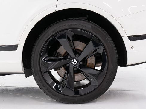 Certified 2023 Bentley Bentayga AWD/4WD image 43
