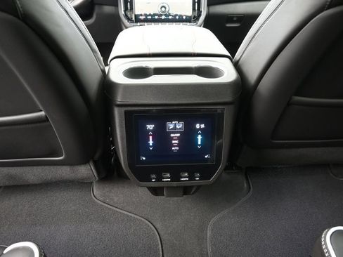 Used 2026 GMC Yukon XL AT4 Ultimate AWD/4WD image 26