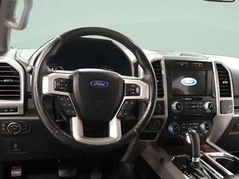 Used 2017 Ford F150 Lariat w/ Equipment Group 501A Mid AWD/4WD image 9