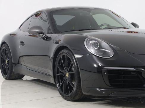 Used 2019 Porsche 911 Carrera T w/ Carrera T Interior Package image 59
