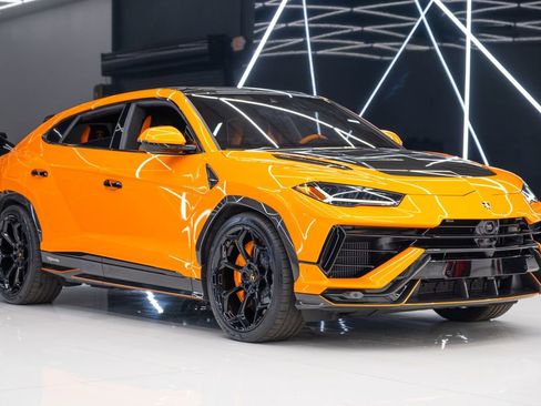 Used 2023 Lamborghini Urus Performante AWD/4WD image 1
