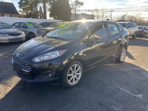 Used 2019 Ford Fiesta SE w/ Equipment Group 201A image 2