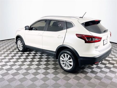 Used 2022 Nissan Rogue Sport SV w/ Technology Package image 6