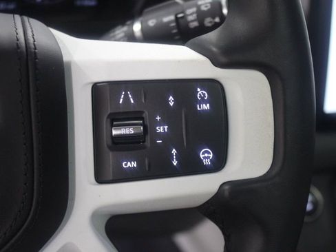 Used 2023 Land Rover Defender 130 SE image 24
