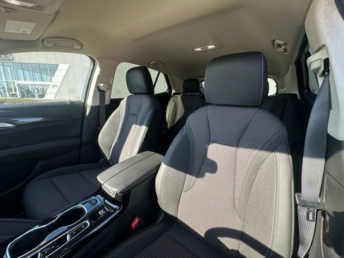 Used 2023 Buick Envision Preferred image 8