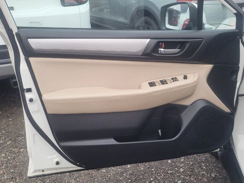 Used 2015 Subaru Outback 2.5i Premium image 10