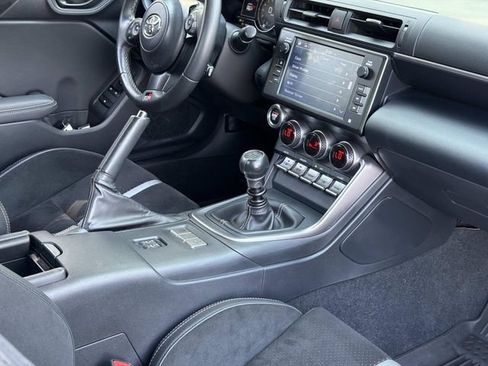 Used 2022 Toyota GR86 Premium w/ ALL Weather Mat Package (TMS) RWD image 16