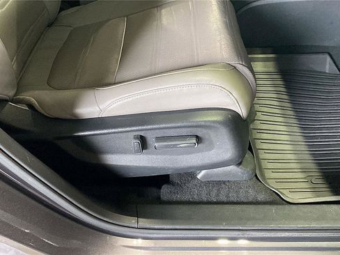 Used 2017 Honda CR-V Touring image 22