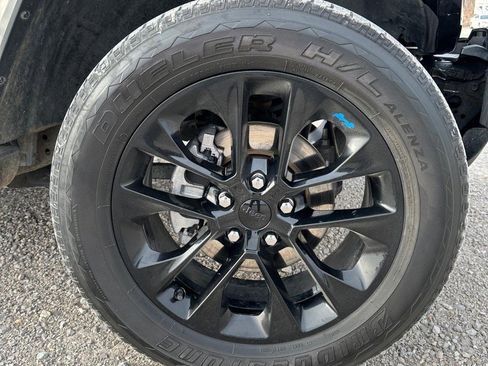 Used 2022 Jeep Wrangler Unlimited Sahara w/ Cold Weather Group image 14