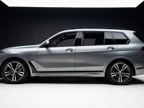 Used 2024 BMW X7 xDrive40i w/ M Sport Package AWD/4WD image 17