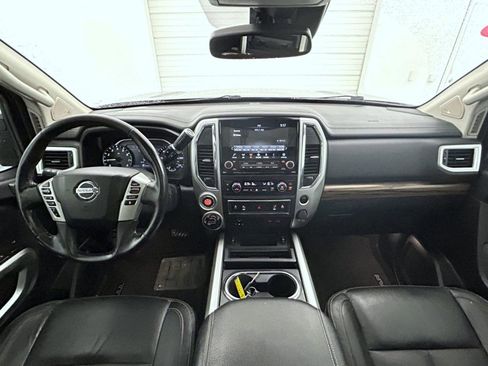 Used 2021 Nissan Titan SL w/ Moonroof Package image 13