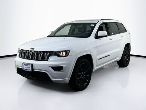 Used 2022 Jeep Grand Cherokee Laredo X image 1