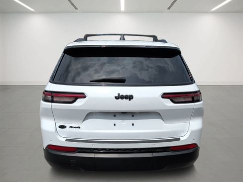 Used 2023 Jeep Grand Cherokee L Laredo AWD/4WD image 5