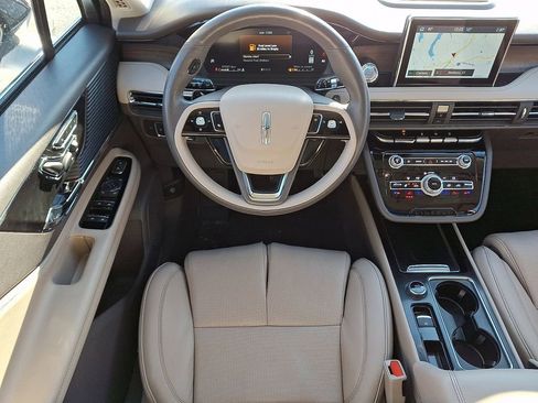 Used 2022 Lincoln Corsair Reserve w/ Equipment Group 201A image 12