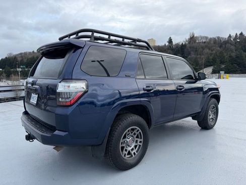 Certified 2020 Toyota 4Runner SR5 Premium w/ Moonroof Package image 7