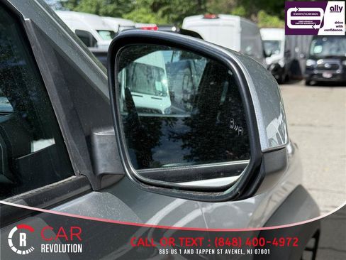 Used 2024 Toyota Tacoma TRD Off-Road AWD/4WD image 36