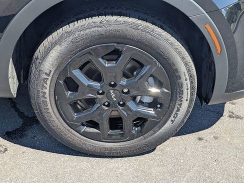 Used 2024 Kia Sorento S w/ Panoramic Sunroof Package image 11