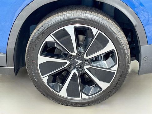 New 2025 VinFast VF 8 Plus image 31