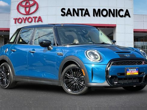 Used 2023 MINI Cooper S FWD image 1