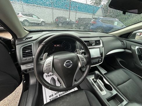 Used 2016 Nissan Altima 2.5 SR w/ LED Appearance Package FWD image 5