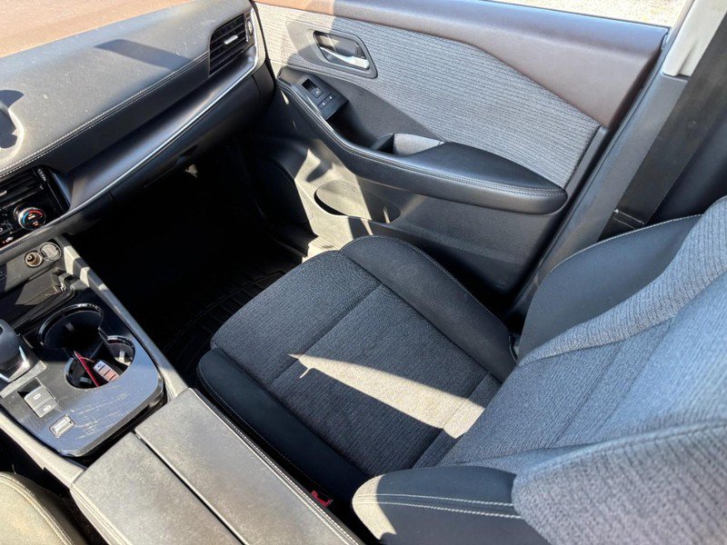 Used 2021 Nissan Rogue SV FWD image 16
