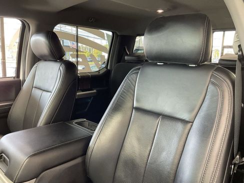 Used 2019 Ford F150 Lariat w/ Trailer Tow Package image 10