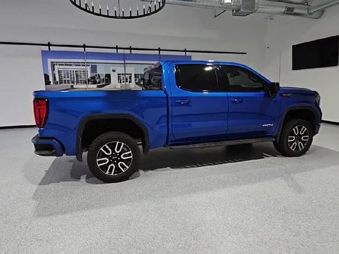 Used 2022 GMC Sierra 1500 AT4 w/ AT4 Premium Package AWD/4WD image 2