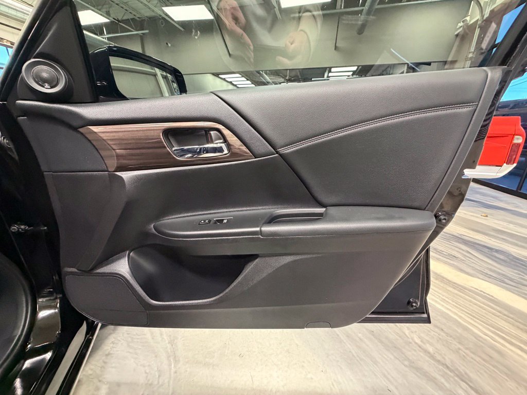 Used 2016 Honda Accord EX-L image 42