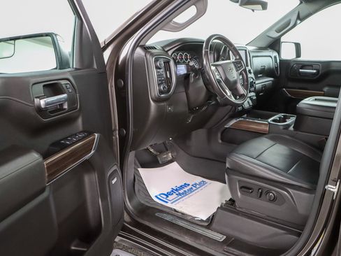 Used 2021 Chevrolet Silverado 1500 LT Trail Boss w/ Convenience Package II AWD/4WD image 3