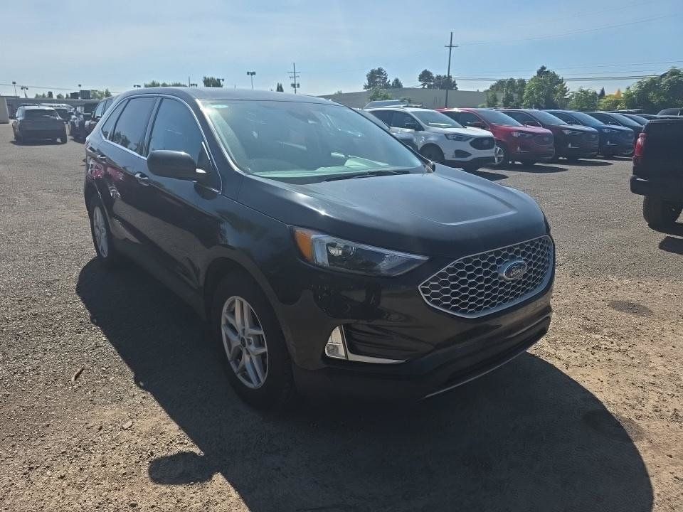 Used 2023 Ford Edge SEL w/ Convenience Package AWD/4WD image 2