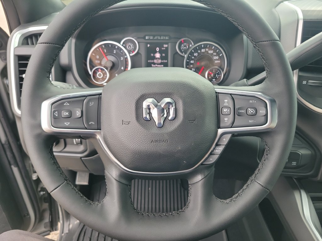 New 2027 RAM 3500 Big Horn AWD/4WD image 17