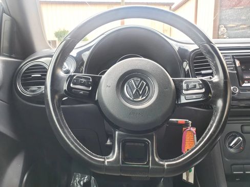 Used 2019 Volkswagen Beetle 2.0T S FWD image 30