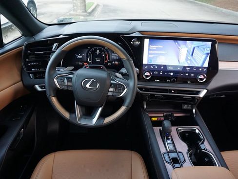 Used 2025 Lexus RX 350 Premium w/ Convenience Package FWD image 6