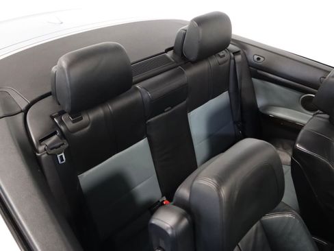 Used 2011 BMW M3 Convertible RWD image 22